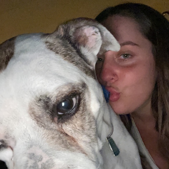 Meet your Posher, Katelynn - Picture 2 of 4